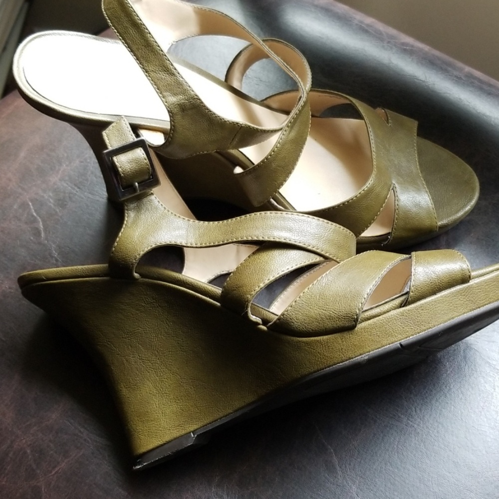 SOLD! SOLD! Avocado  wedge sandals. Nine west